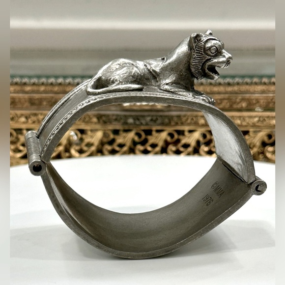 VTG RARE MMA 1976 Pewter Lion Cuff Bracelet - EUC - King Tut - Egyptian Revival - Picture 10 of 17